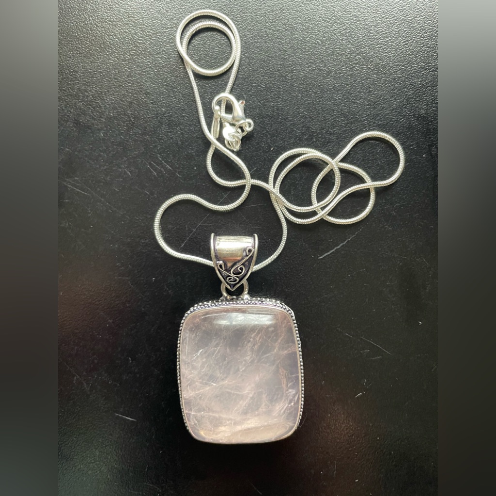 Rose Quartz Pendent Necklace With Chain.